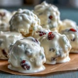 Saborea los racimos de yogur de uva congelada, un aperitivo saludable y cremoso.