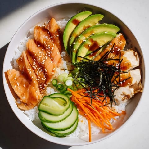 Salmón y pollo arroz japonés