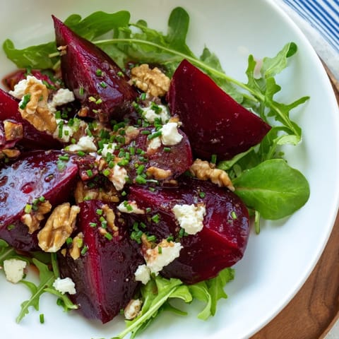 Ensalada con remolacha y queso